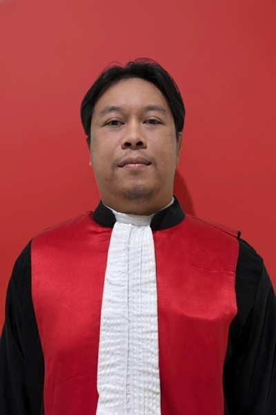 FAJAR IKHSAN FAUZIE S H 1